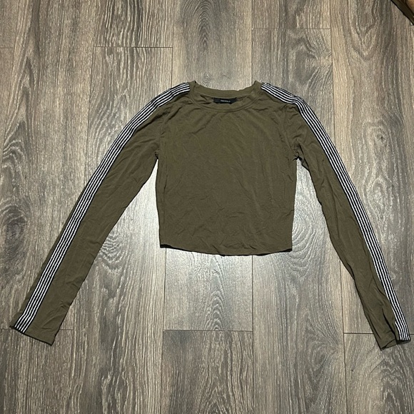 Forever 21 crop top - Picture 1 of 2